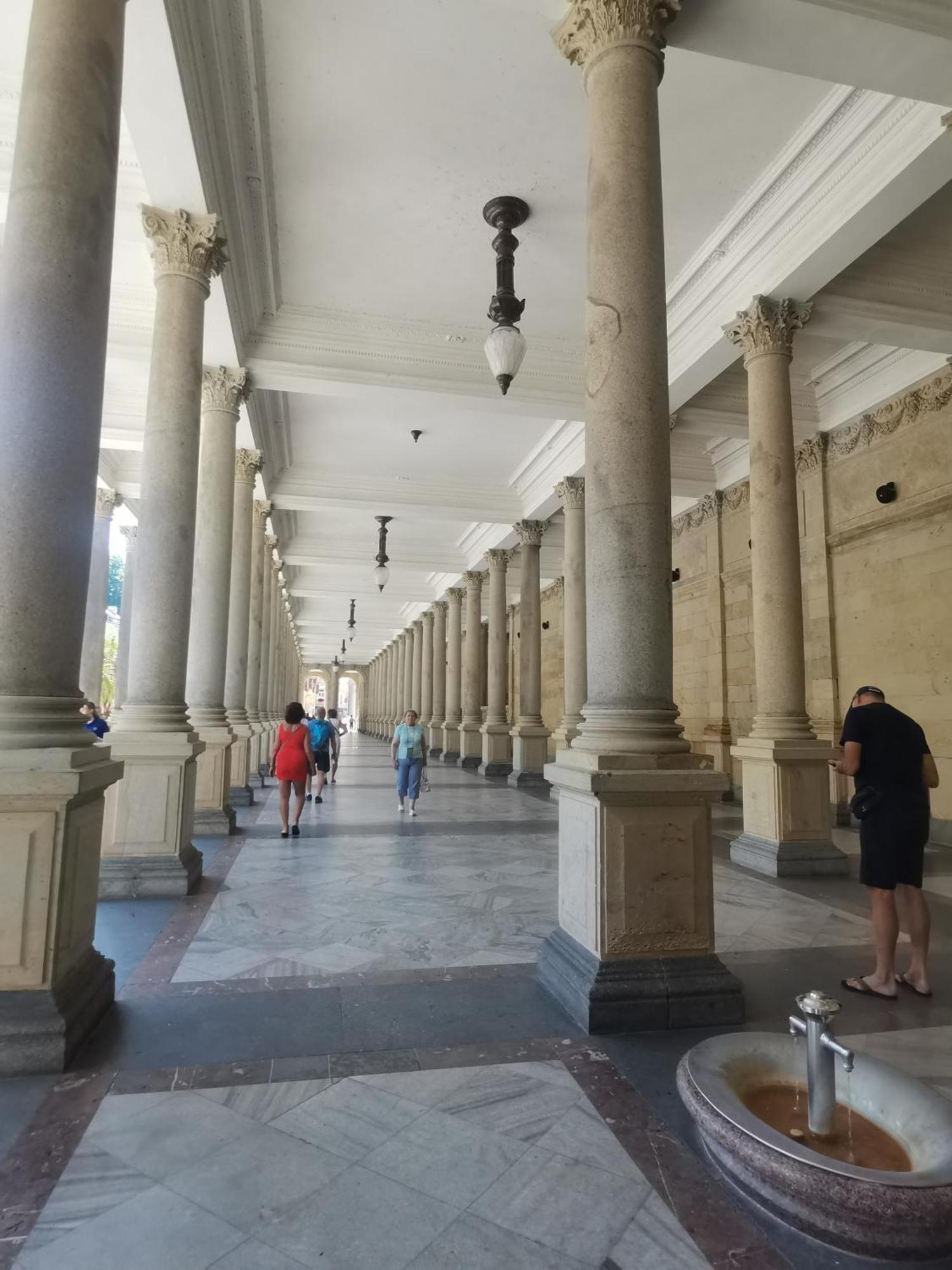 Ubytovani Ester - Utulny Byt V Lazenskem Centru Karlovych Varu Se Zahradkou Appartement Karlsbad Buitenkant foto